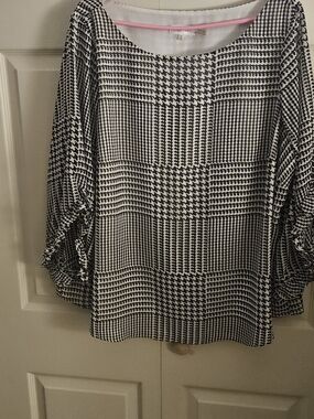 Calvin Klein Black and White Houndstooth Scoop Neck Blouse